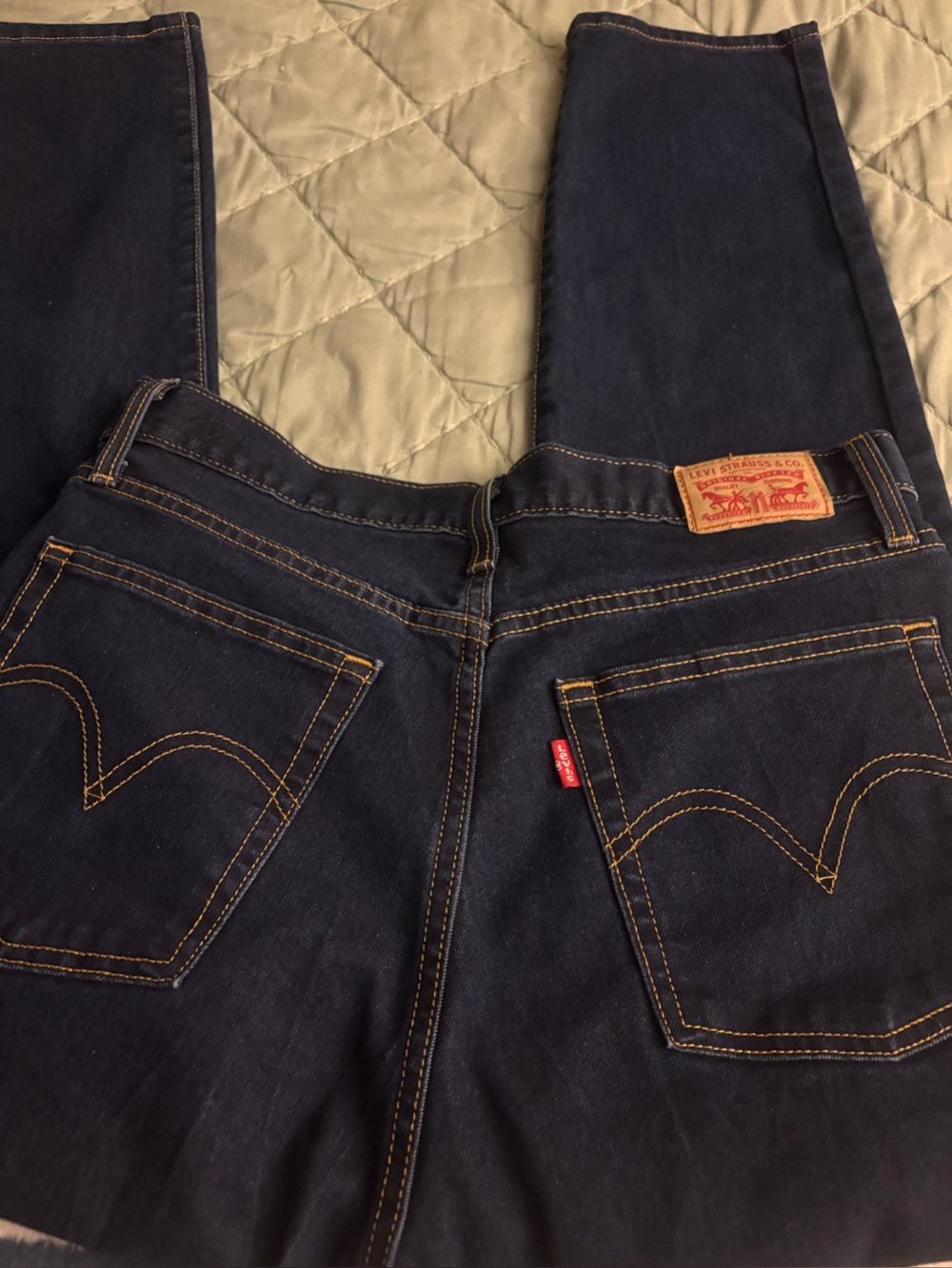 Levi's 502 Men's button fly Straight Jeans with Contrast Stitching
